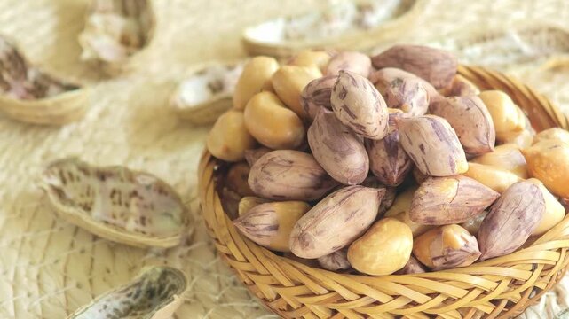  A Peanuts,  A striped peanuts 