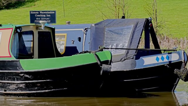 narrow boats hatton locks hatton warwickshiure england uk