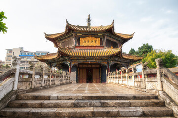 Obraz premium Early morning at Yuantong Temple, an 1,200 years old temple in Kunming, Yunnan, China