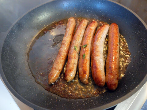 Lammbratw&uuml;rste in der Pfanne braten