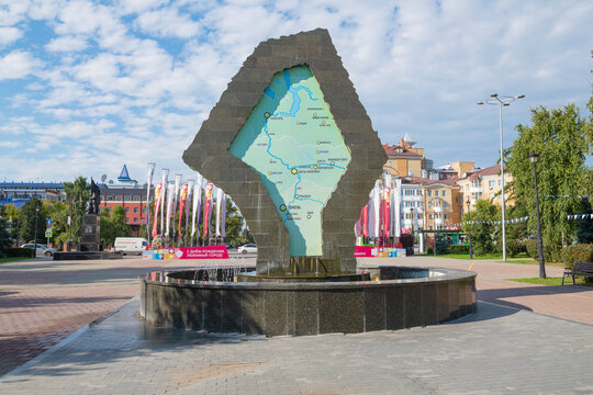 TYUMEN, RUSSIA - AUGUST 25, 2025: Fountain-monument of the Tyumen region on a sunny August day. Tyumen