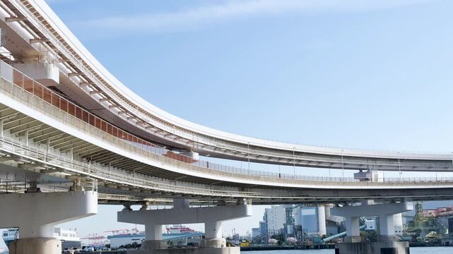 レインボーブリッジ　ループ橋部の風景