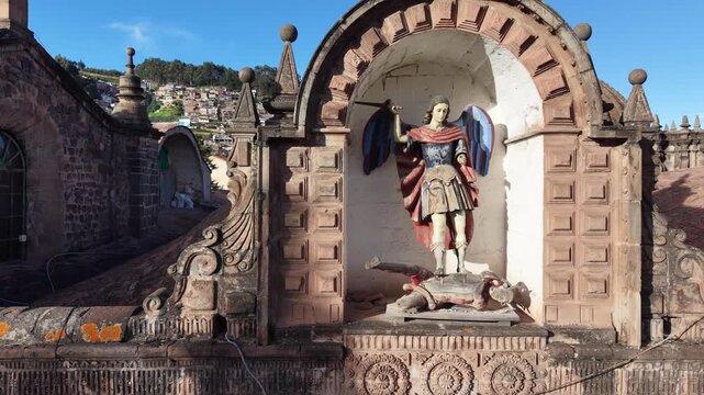 Vista a&eacute;rea de la Catedral de Cusco desde un drone