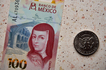 peso meksykańskie i dolar amerykański   © Marcin Łazarczyk