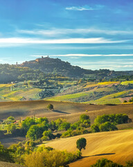 Obraz premium Autumn View of Montepulciano and Rural Landscape in Tuscany