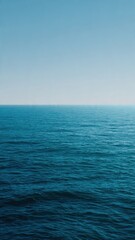 Obraz premium Serene Ocean Horizon at Dusk