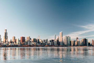 Obraz premium Chicago skyline panorama with reflection on Lake Michigan