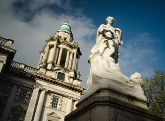 Obraz premium Belfast, Northern Ireland, United Kingdon, 30th October 2025, The Titanic Memorial Garden at City Hall