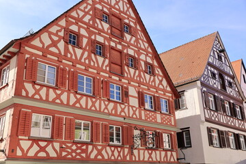 Fototapeta premium Historisches Fachwerkhaus im Zentrum von Bad Waldsee in Oberschwaben 