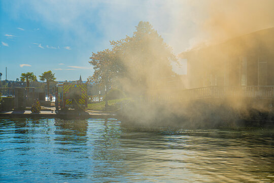 Incendie sur les berges du Lac d'Annecy, Annecy, Haute-Savoie