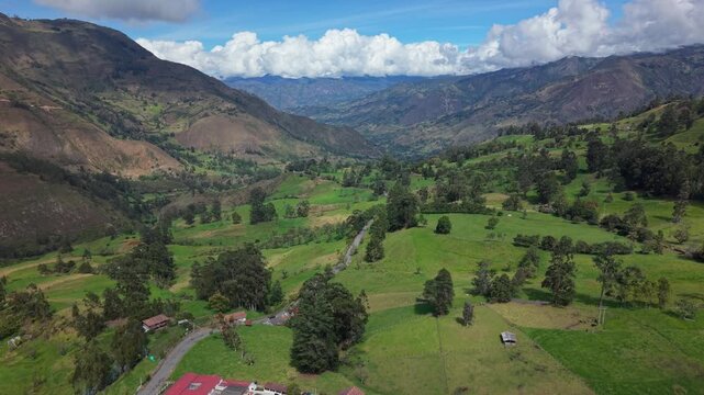 Scenic hills of El Cocuy offering trekking in Andean beauty