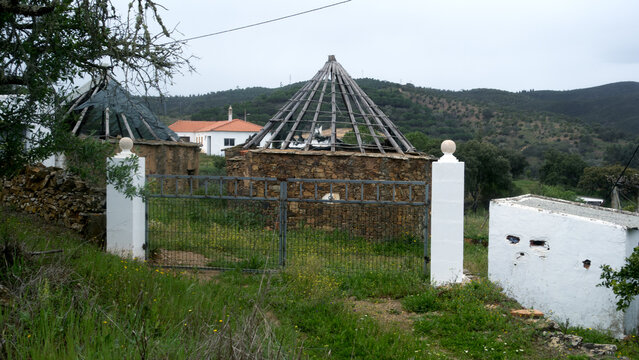 Wohnhaus im Bergdorf Mealha, Serra do Caldeir&atilde;o, Algarve