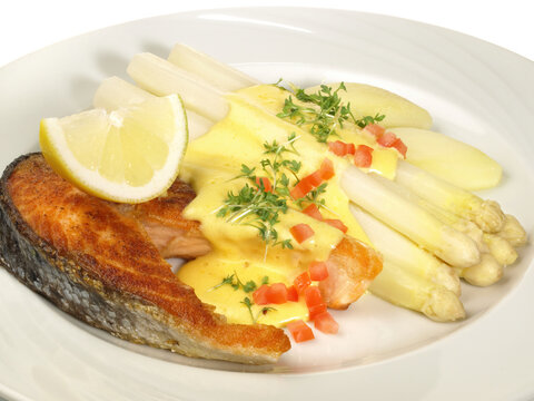 White Asparagus with grilled Salmon Steak