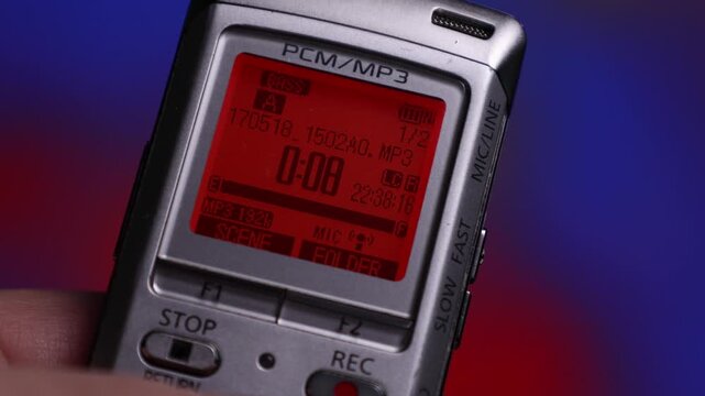 Recording audio using a PCM recorder with different settings displayed on the screen