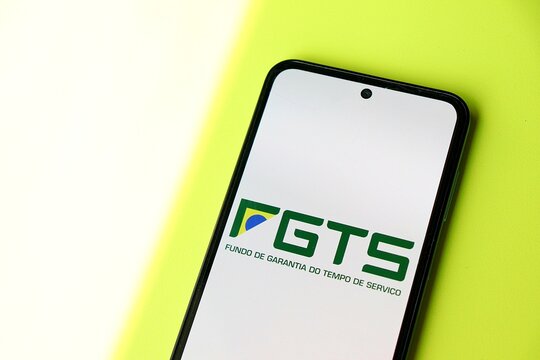 S&atilde;o Paulo, Brazil - April 8, 2026: FGTS app on smartphone screen. Fundo de Garantia do Tempo de Servi&ccedil;o. FGTS is Brazil&rsquo;s Severance Indemnity Fund for employees. 