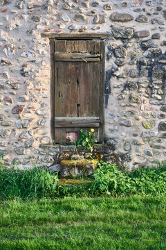 Porte dans un rempart
