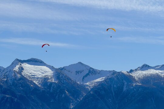 montagne in val d' ossola con parapendio in italia