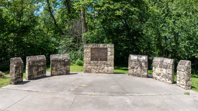 Marysville, Kansas: Historic Trails Park and Rope Ferry Replica. Marshall Rope Ferry over Blue Earth or Big Blue River. Intersection of  Pony Express, California, Oregon Trails.