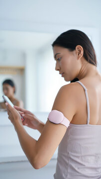 Wearable fertility sensor upper arm, phone synced ovulation tracker, femtech home health monitoring, basal temperature hormonal pattern analysis, bluetooth device for cycle prediction, remote