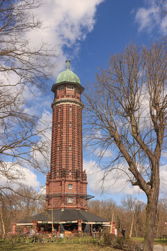 Wasserturm im Sommergarten im Volkspark Jungfernheide in Berlin-Charlottenburg