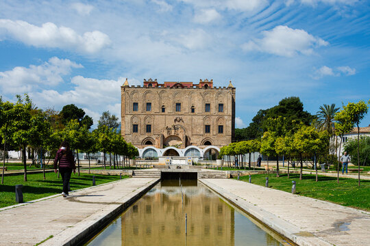 Castello della Zisa, patrimonio mondiale UNESCO a Palermo, esempio di arte medievale siciliana.
