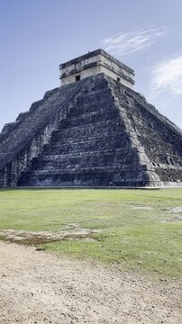Kukulkan pyramid at chichen itza archeological site in mexico. Chichen itza