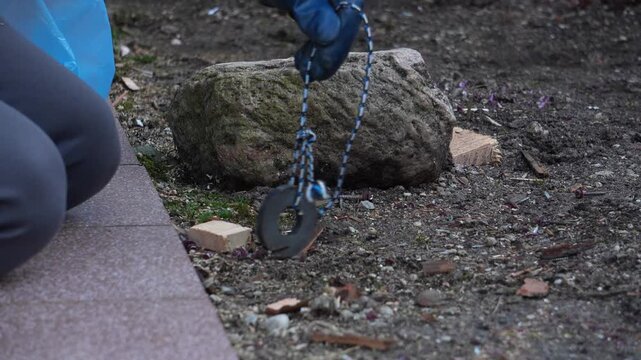 Working with a magnet. Collecting iron debris with a ferrite magnet, and collecting screws and metal from construction sites with a magnet.