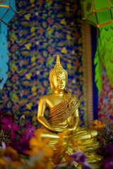 Obraz premium golden buddha statue