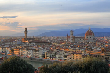 Fototapeta premium View of the Florence skyline from the Piazzale Michelangelo at sunset