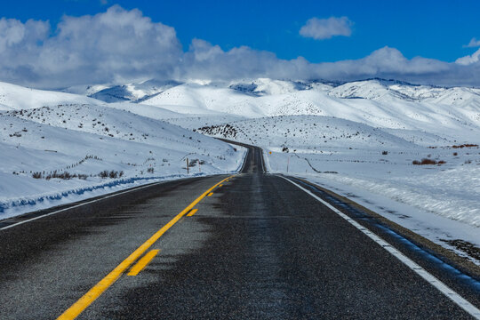 Empty Idaho Highway 20 in winter