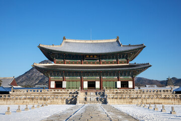 Fototapeta premium 눈,품계석,박석,계단,근정전,경복궁,종로구,서울