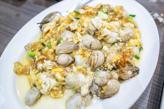 오수안,Or suan,굴,찹쌀가루,전분,볶음,접시,테이블,식당,파타야,태국