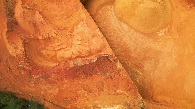 canyon_ocre_landscape_desert_rock_formations_4k