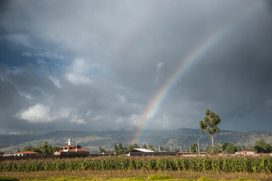 paesaggio con arcobaleno