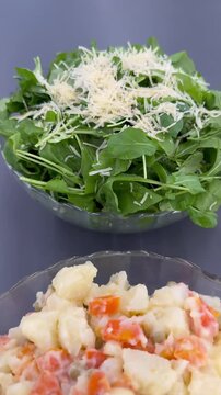 ensaladas frescas, vegetales, comida saludable