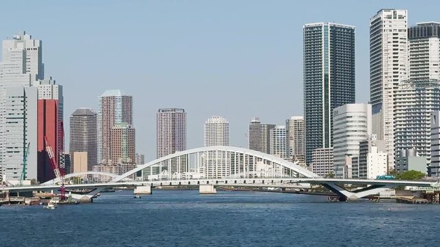 竹芝埠頭から望む築地大橋周辺の風景