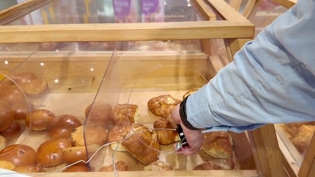  Bread at the grocery store, buying bread at the supermarket
