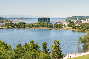 Obraz premium Washington State Capitol Olympia, USA view of the bay from the Capitol grounds