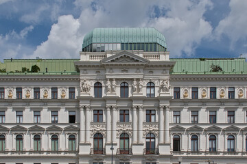 Fototapeta premium Haus Am Schottentor, neo-classical building in Vienna, Austria 