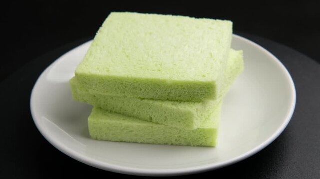 Green Bread without crusts, pandan flavor Sliced bread (crustless)