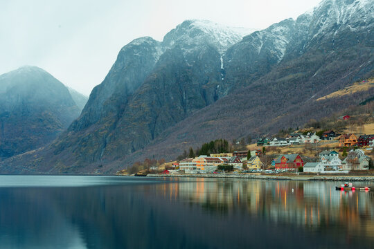 Aurland, petit port norv&eacute;gien, &agrave; l'entr&eacute;e des fjord de norvege