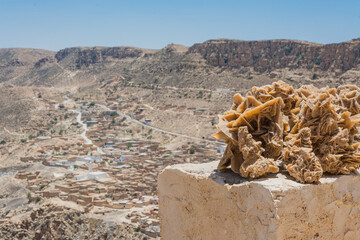 Róża pustyni w górach Dahar,Tunezja © witan