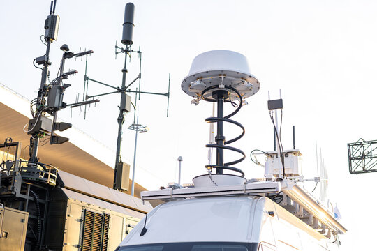 Military equipment and army equipment.. Secure mobile satellite unit equipped with antenna systems for operations. Advanced satellite uplink control system supporting tactical vehicles