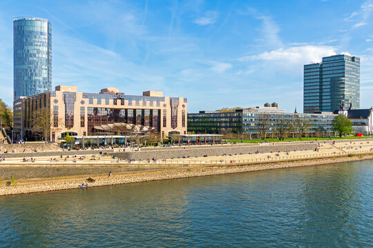 Rheinpromenade in K&ouml;ln-Deutz