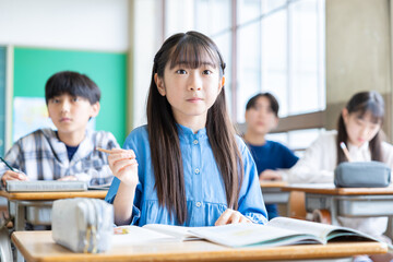 Fototapeta premium 授業を受ける小学生