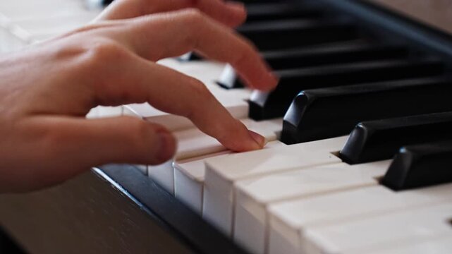 Learning to play piano with hands on keys in different positions