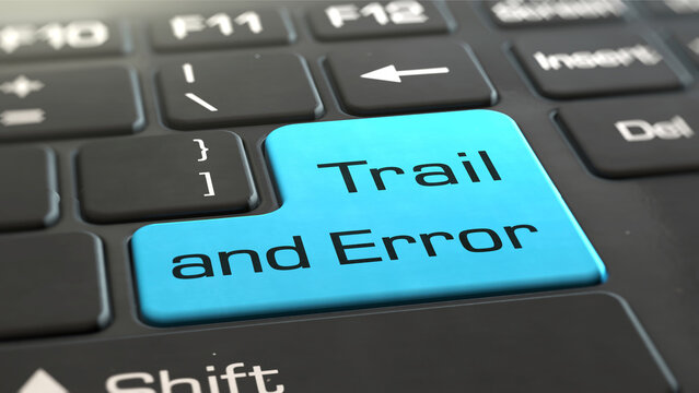 Moderne Tastatur mit der Aufschrift &bdquo;Trail and Error&ldquo;