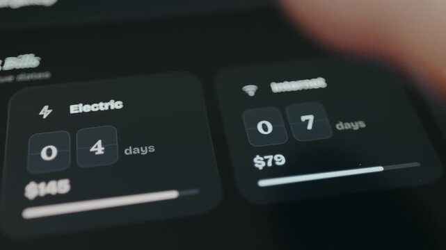Budget app showing days left before utility and phone bills