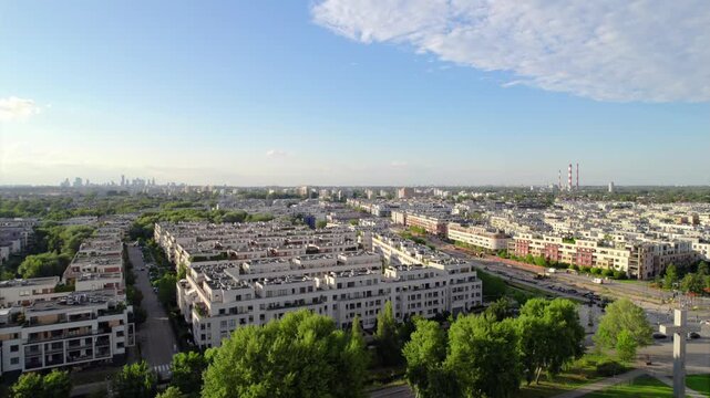 Dron/Drone footage Ujęcia z drona / Drone shots Filmowanie z powietrza / Aerial filming / Aerial video Perspektywa lotnicza / Bird's eye view 4K / UHD / High Resolution