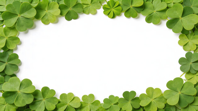 Clover leaves arranged in a border